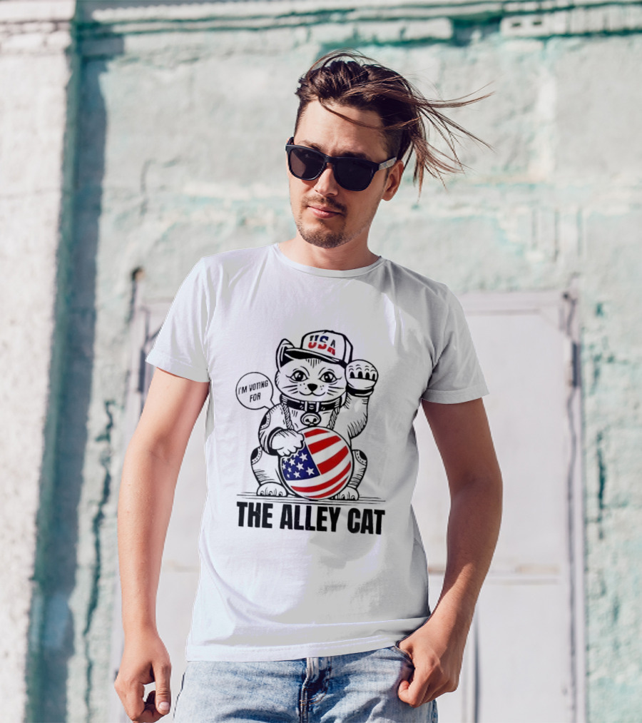 USA I'm Voting For The Alley Cat Patriotic Cat Holding American Flag Ball T-Shirt