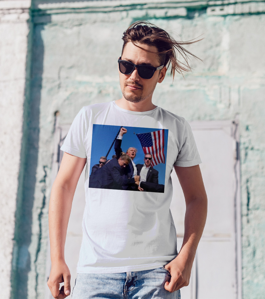 Trump Blood On His Face Fight American Flag Raised Fist T-Shirt