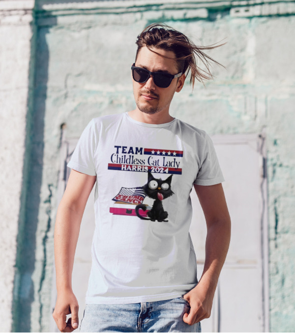 Team Childless Cat Lady Harris Trump T-Shirt