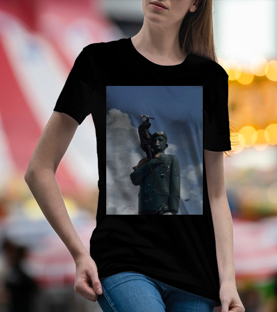 Venezuela Flag Venezolanos Venezuelan Statue T-Shirt