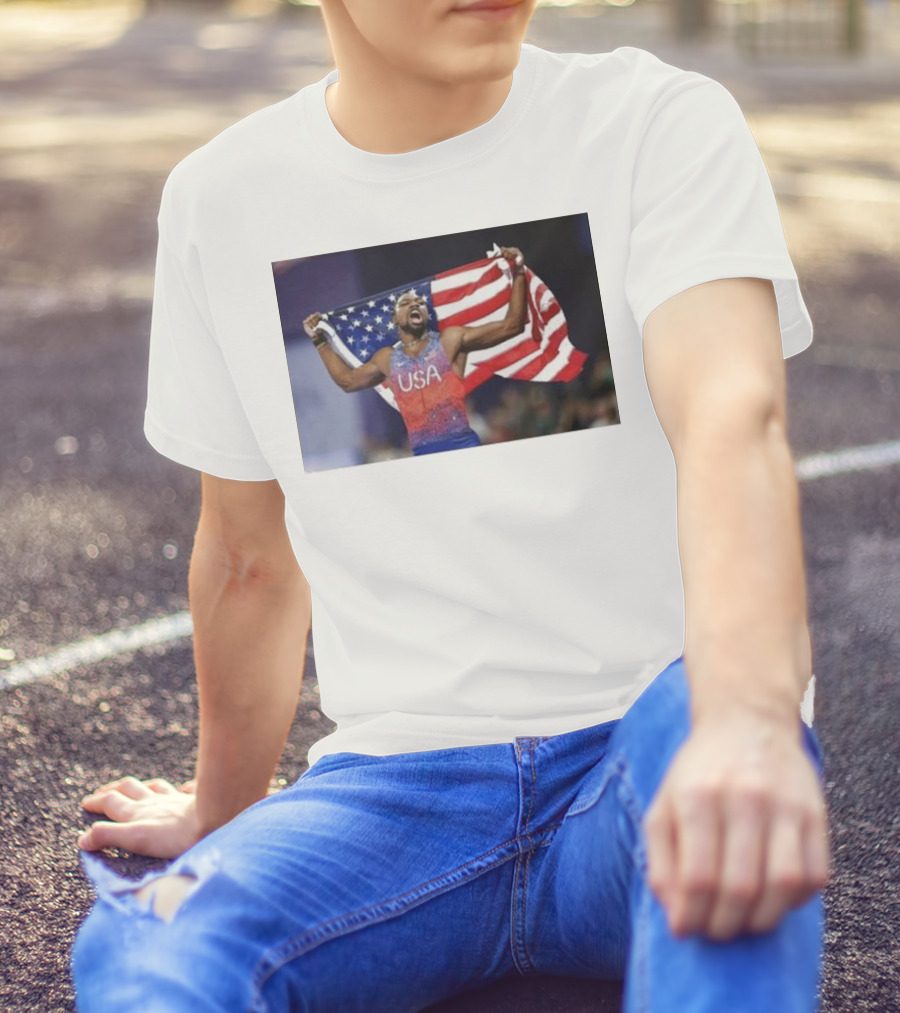 USA Track Champion Noah Lyles Celebrates 100M Victory Paris Olympics T-Shirt