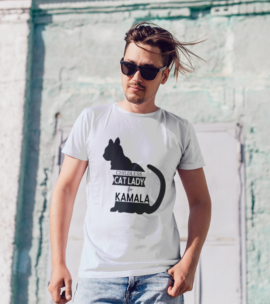 Childless Cat Lady For Kamala Harris Election T-Shirt