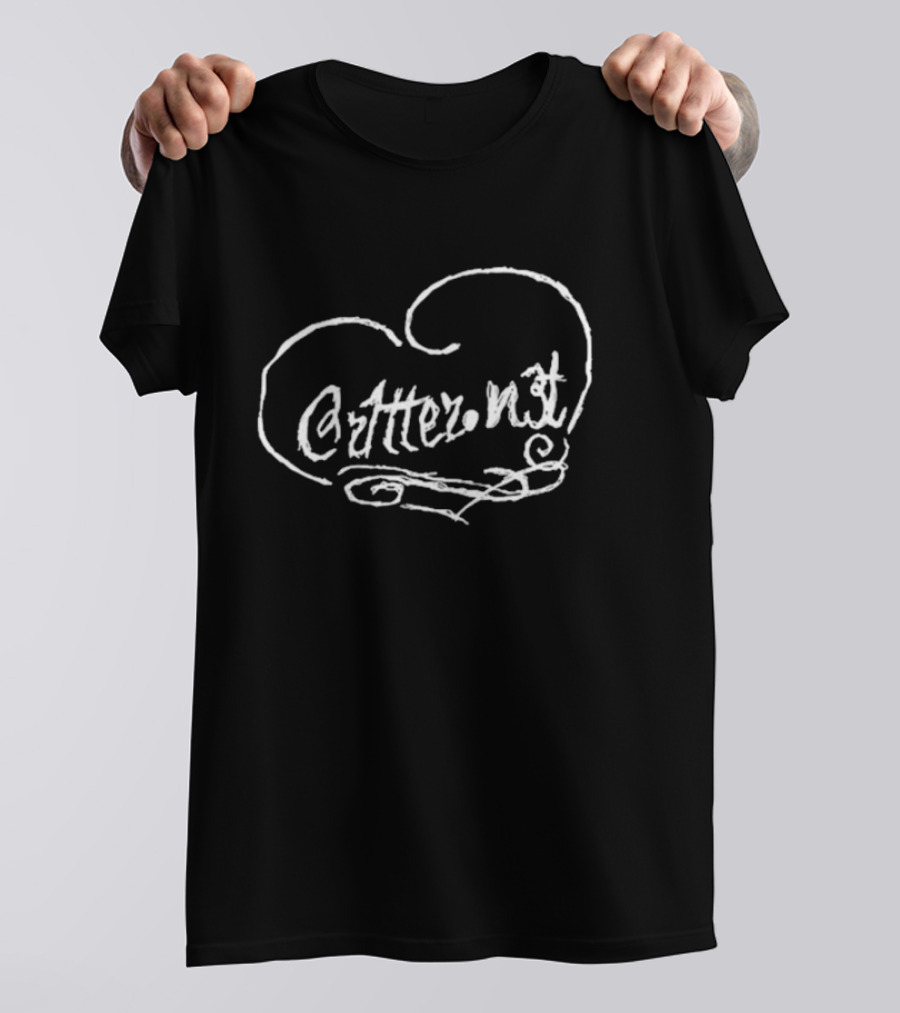 Cr1tter.N3t Heart Design Cr1tter Wearing T-Shirt