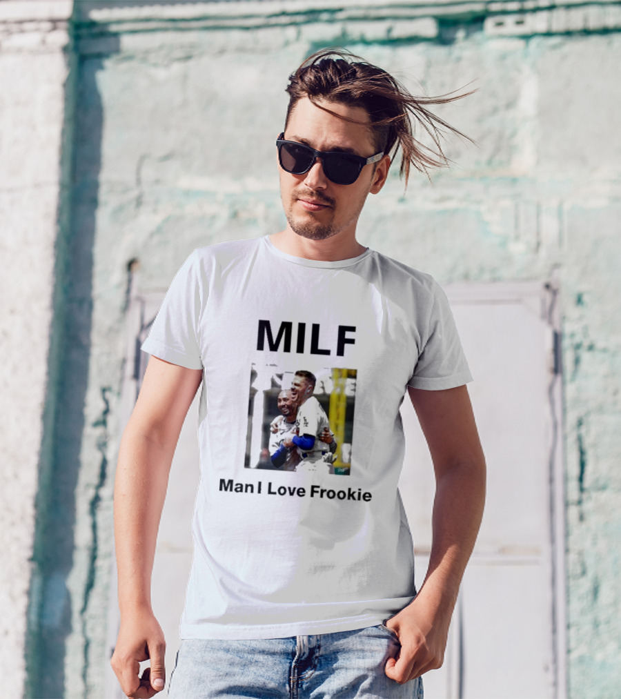 Mookie And Freeman Milf Man I Love Frookie Iconic Baseball Duo Hugging T-Shirt