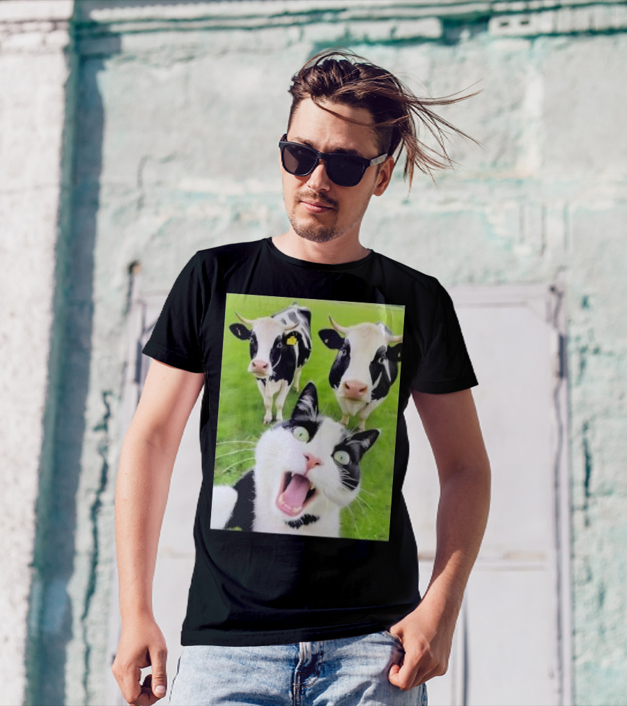 Cat And Cows Selfie Lover Animals T-Shirt