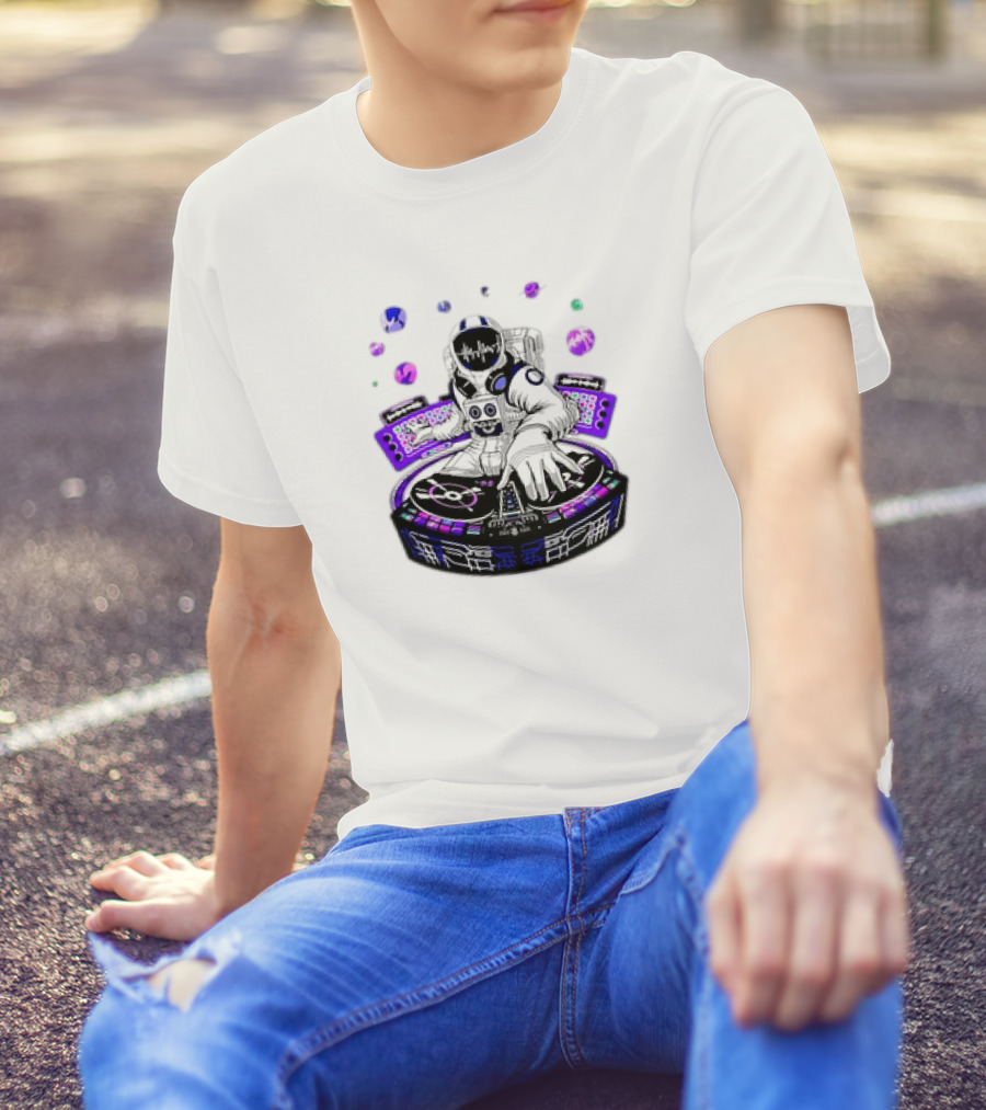 Astronaut Psychedelic DJ Psytrance Techno EDM Festival Space Music Bubbles T-Shirt