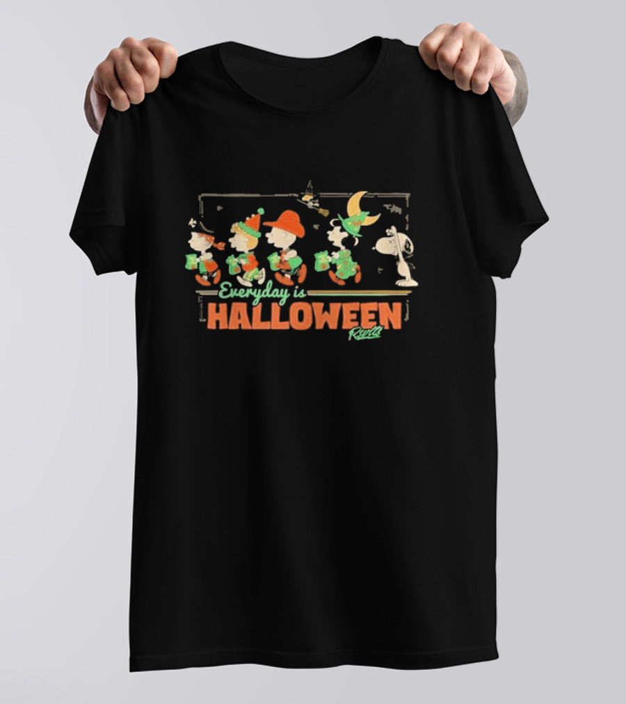 Peanuts Everyday Is Halloween Vintage Roccella T-Shirt