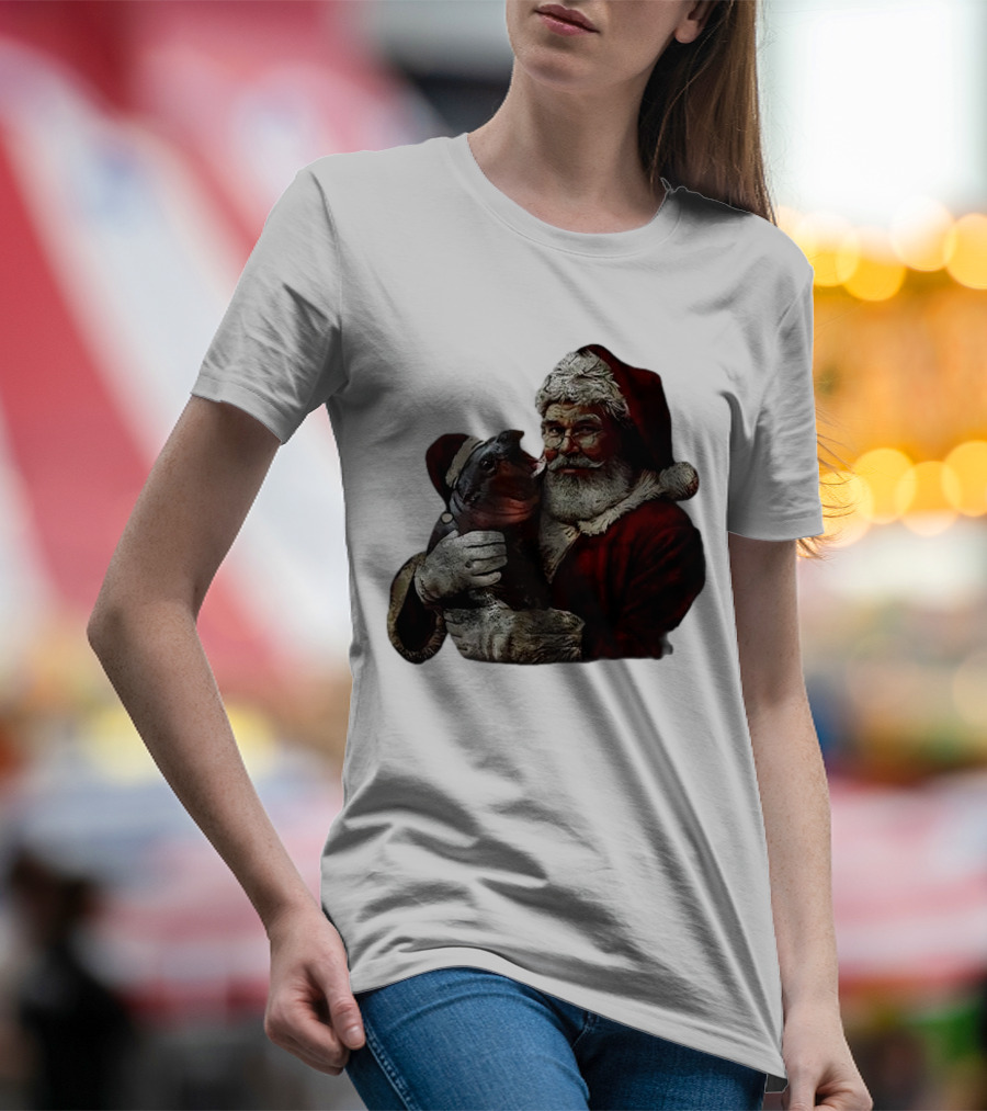 Moo Deng Xmas Funny Christmas Santa Hug Cute Baby Hippo Santa Claus Holiday T-Shirt