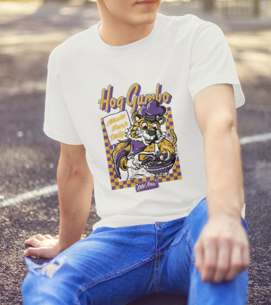Old Row Hog Gumbo Made Fresh Daily Tiger Chef Purple Gold Checkered T-Shirt