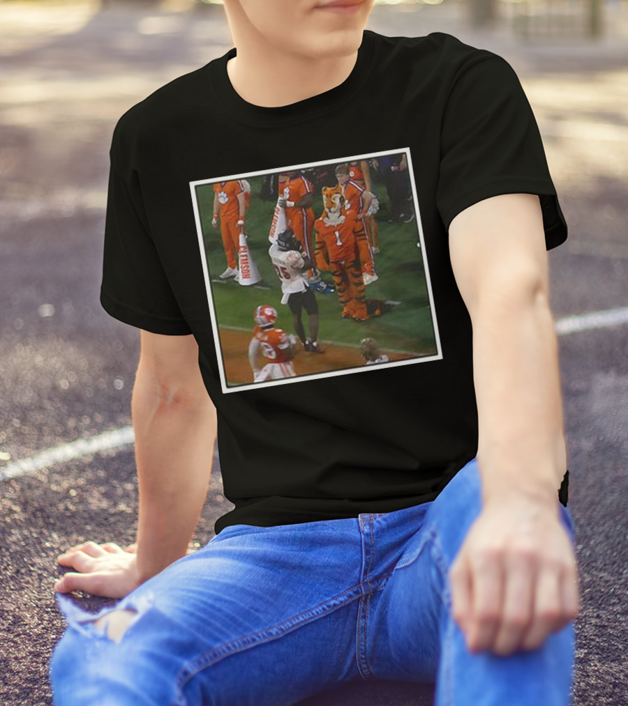 Clemson Tigers Mascot And Louisville Cardinals Player On Sideline T-Shirt