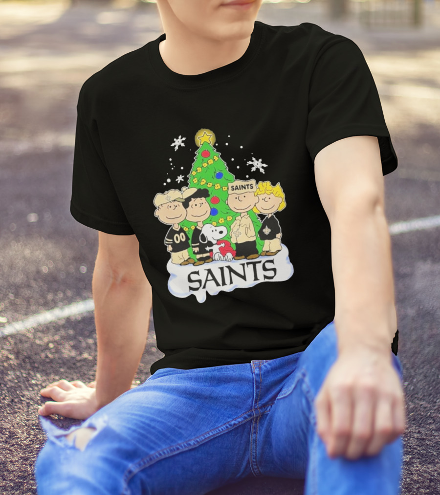New Orleans Saints Snoopy Christmas Tree Peanuts Characters Snowflakes T-Shirt