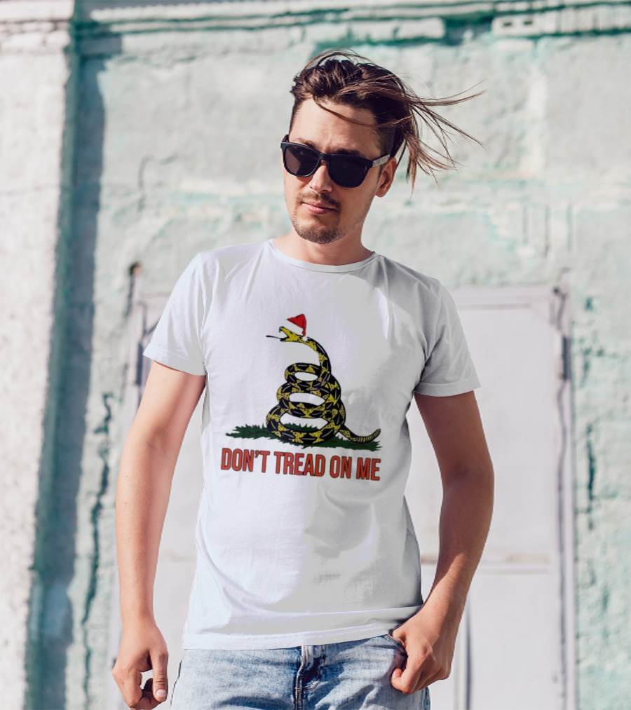 Don’t Tread On Me Christmas Santa Hat Gadsden Flag T-Shirt