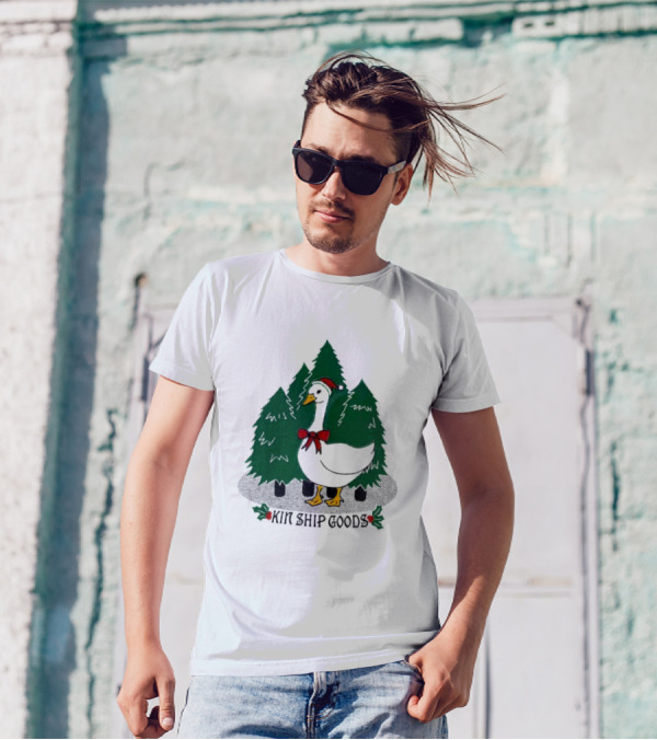 Kin Ship Goods Santa Claus Duck Christmas Trees Merry Christmas T-Shirt