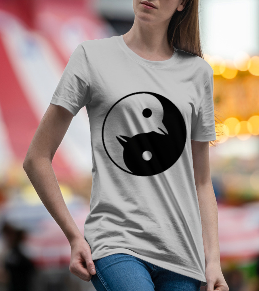 Yin Yang Penguins Pinguini Tattici Nucleari T-Shirt