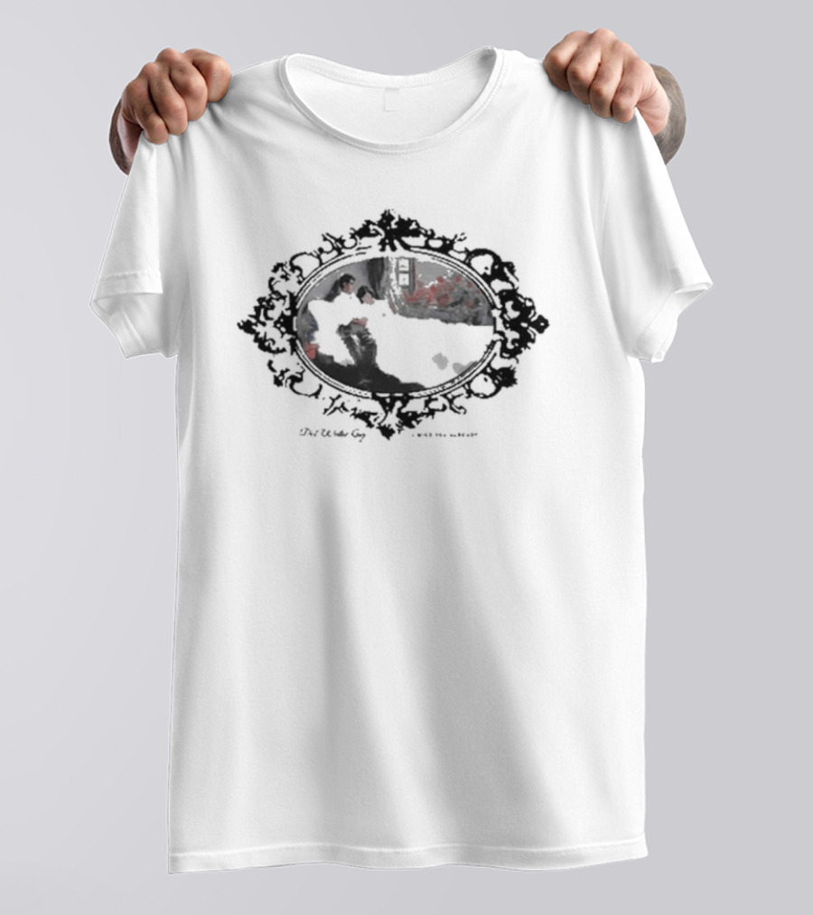 Del Water Gap Tucking In Painting Blurred Oval Frame T-Shirt