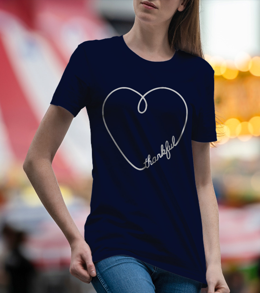 Thankful Script Heart Outline T-Shirt
