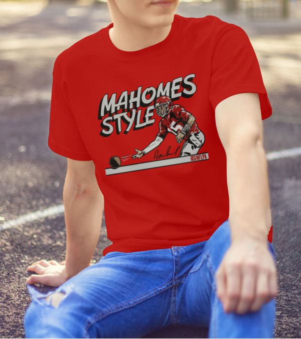 MAHOMES STYLE NFLPA Football Quarterback Signature T-Shirt