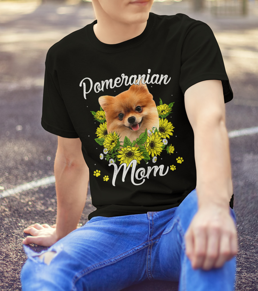 Pomeranian Mom Sunflowers Mother's Day T-Shirt