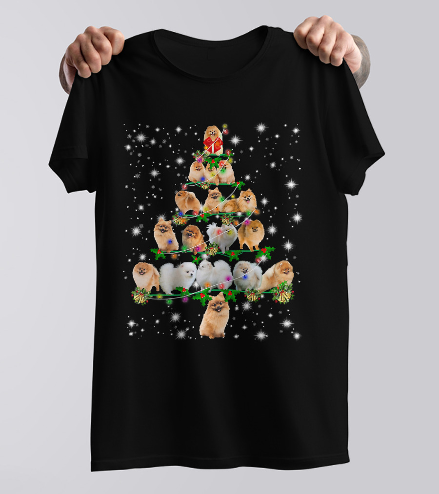 Cute Pomeranian Christmas Tree With Fairy Lights And Starry Background T-Shirt
