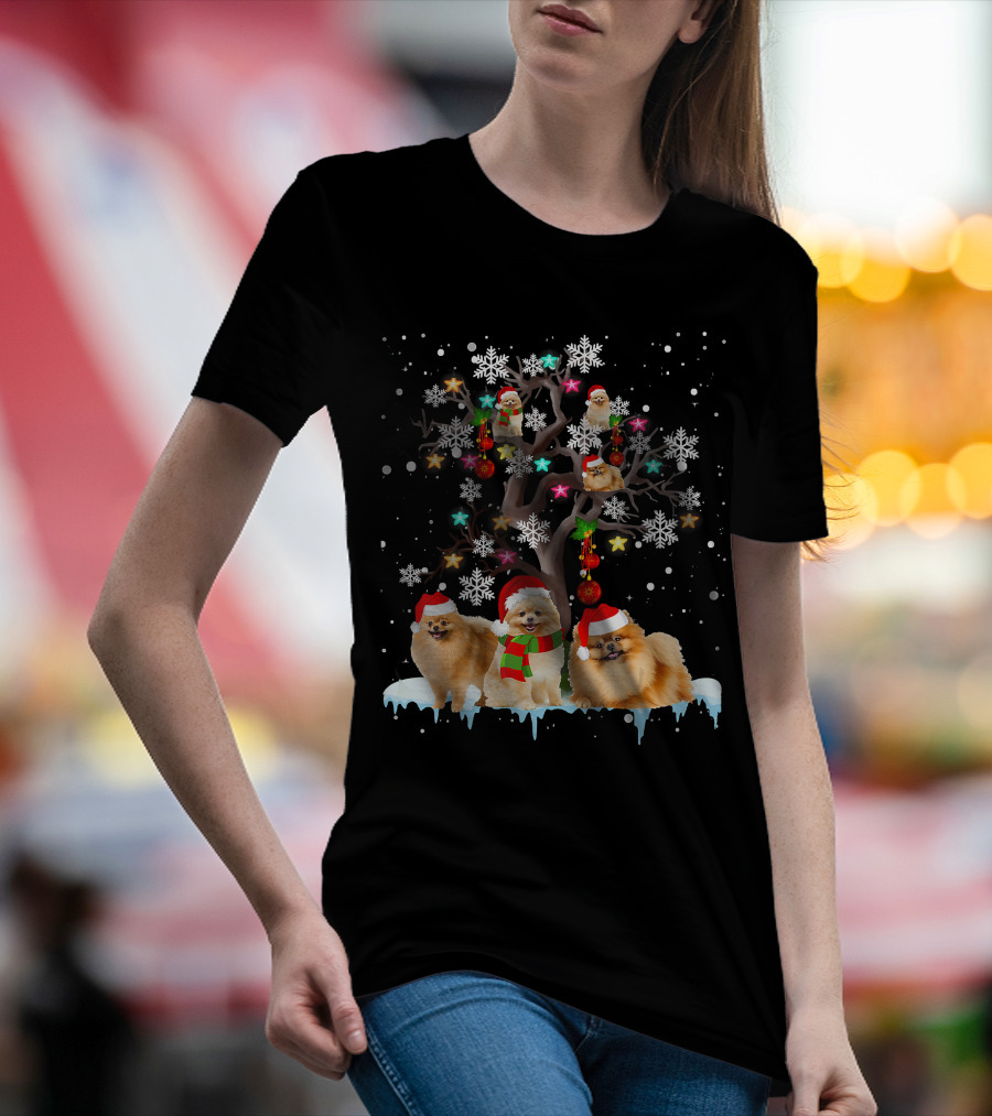 Pomeranian Santa Hat Snowflakes Christmas Tree T-Shirt